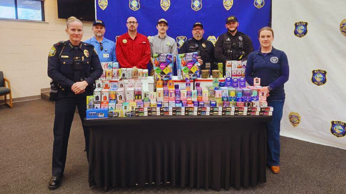 Florida Police Announce Largest Illegal Vape Seizure in State History: 7 Shops Raided, Multiple Clerks Arrested